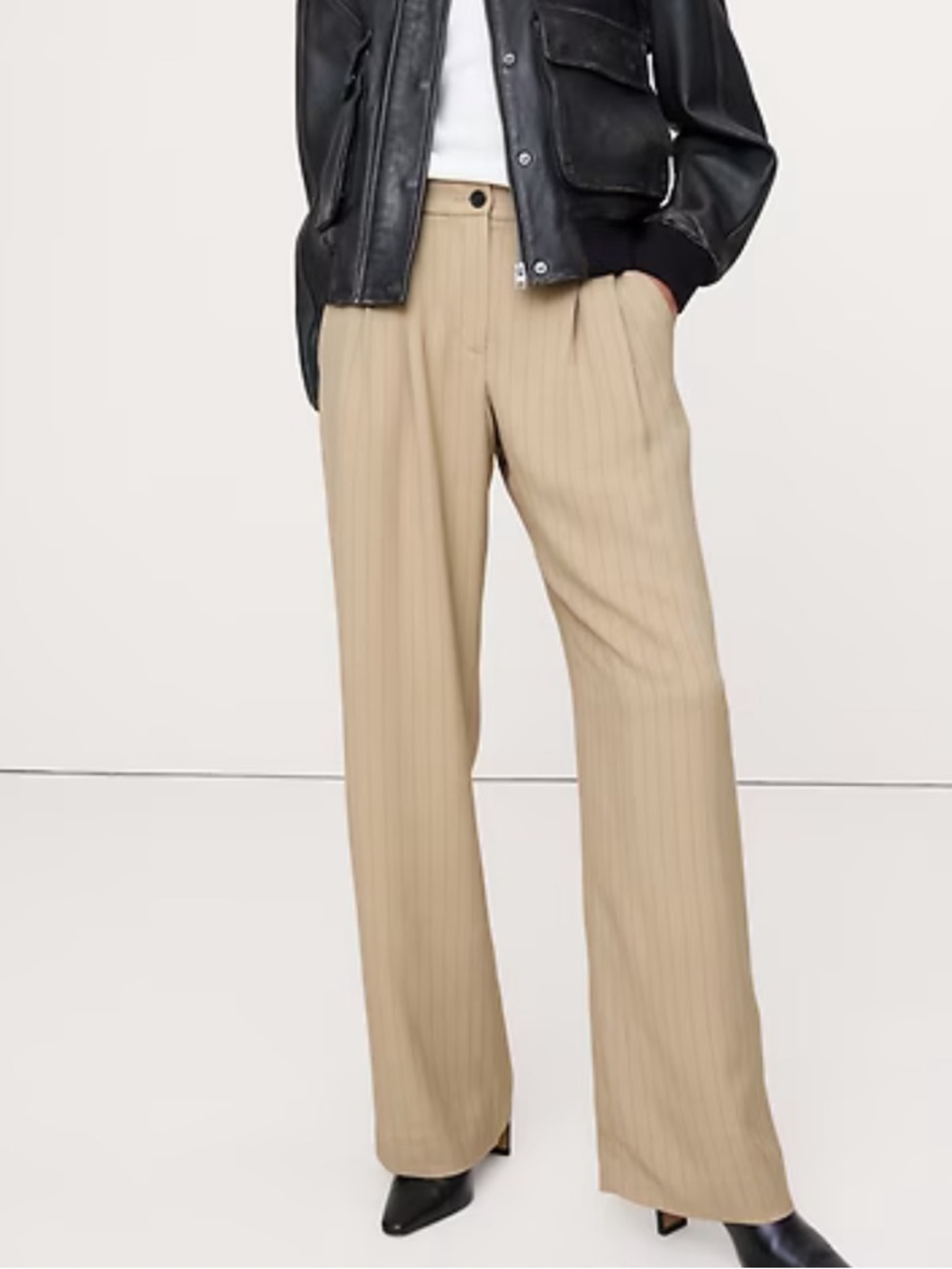 Banana Republic SoHo Wide Leg Pant in Drapey Twill Size 6 Natural Stripe